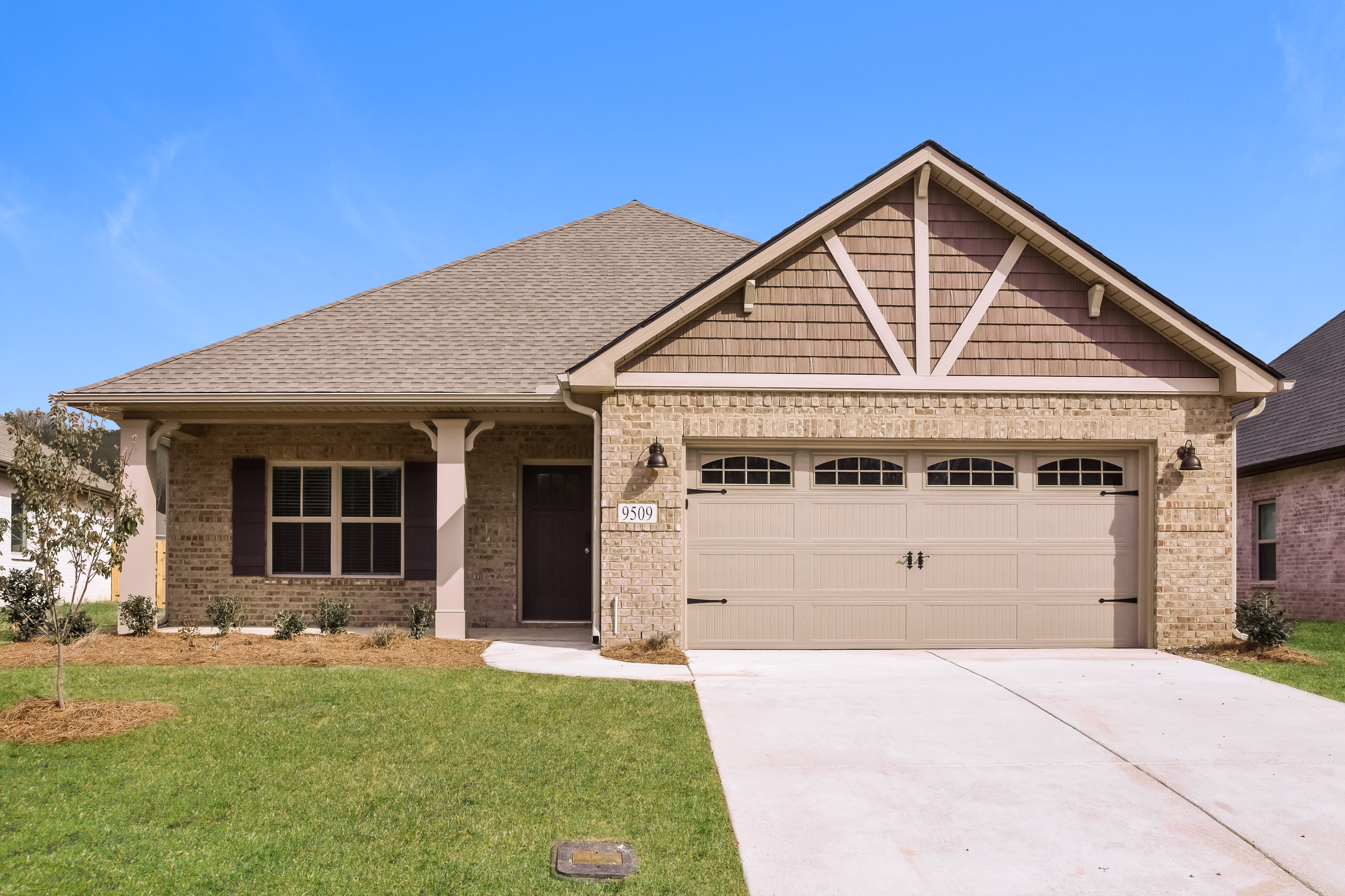 9509 Hampton Oak Dr SE Owens Cross Roads, AL 35763